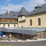 Praha فندق 3*