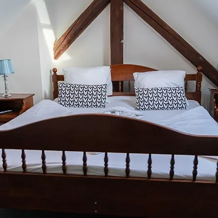 Praha Hotell 3*